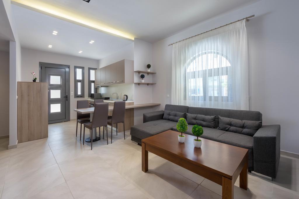 Luxury Lardos